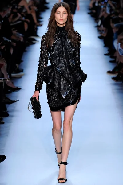 Look 18